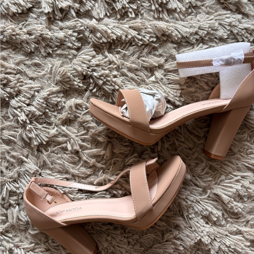 Top Moda Women's Tan Heeled Sandals
